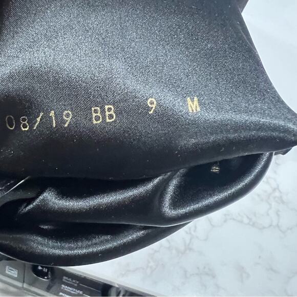 New Stuart Weitzman Black Highland Over The Knee Heeled Boot Womens size 9 - Picture 6 of 8